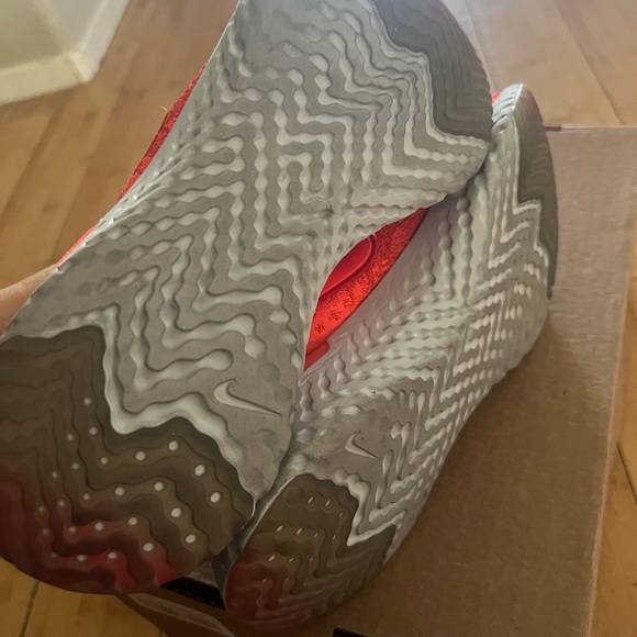 Nike Epic React size 6Y fit like a Women’s 7.5 - Picture 7 of 7